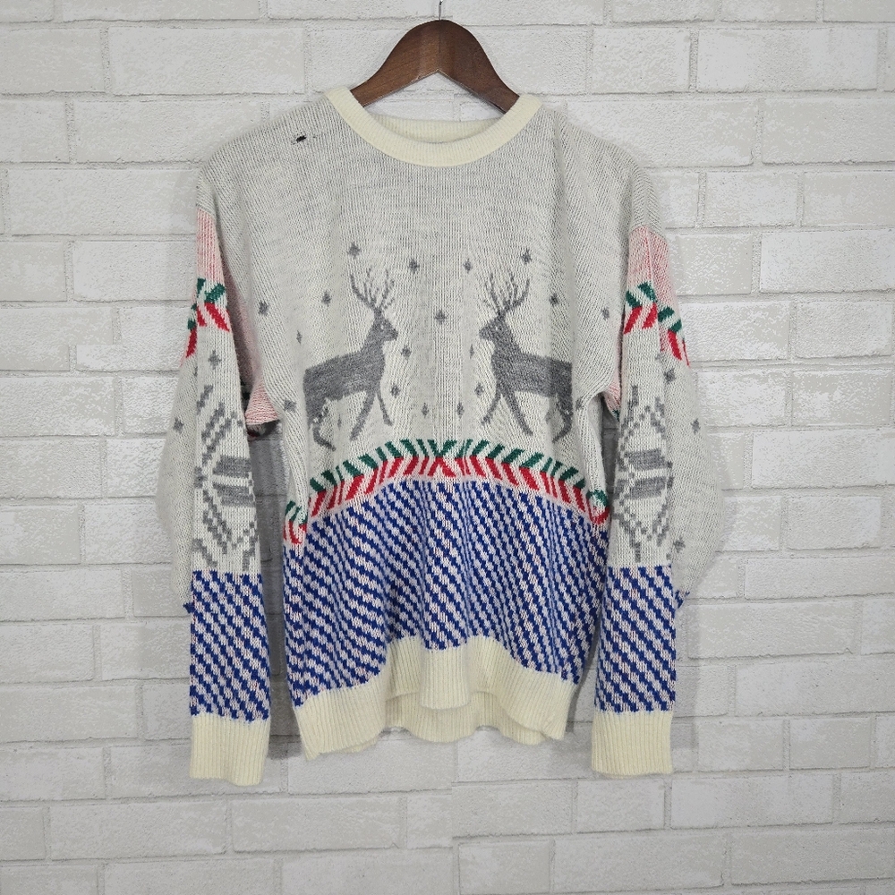 Pinnacle vintage reindeer sweater
